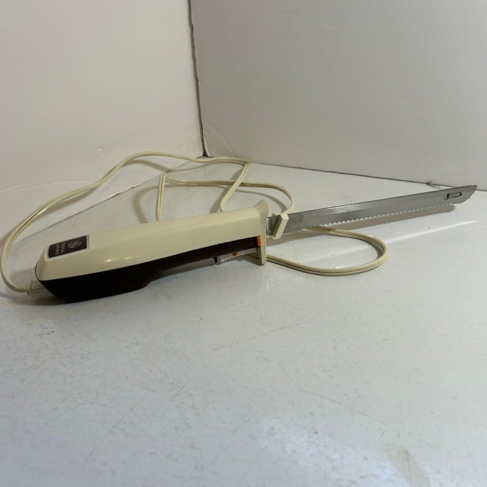 General Electric EK 9HAM Electric Carving Knife Vintage Cream Brown Made in USA